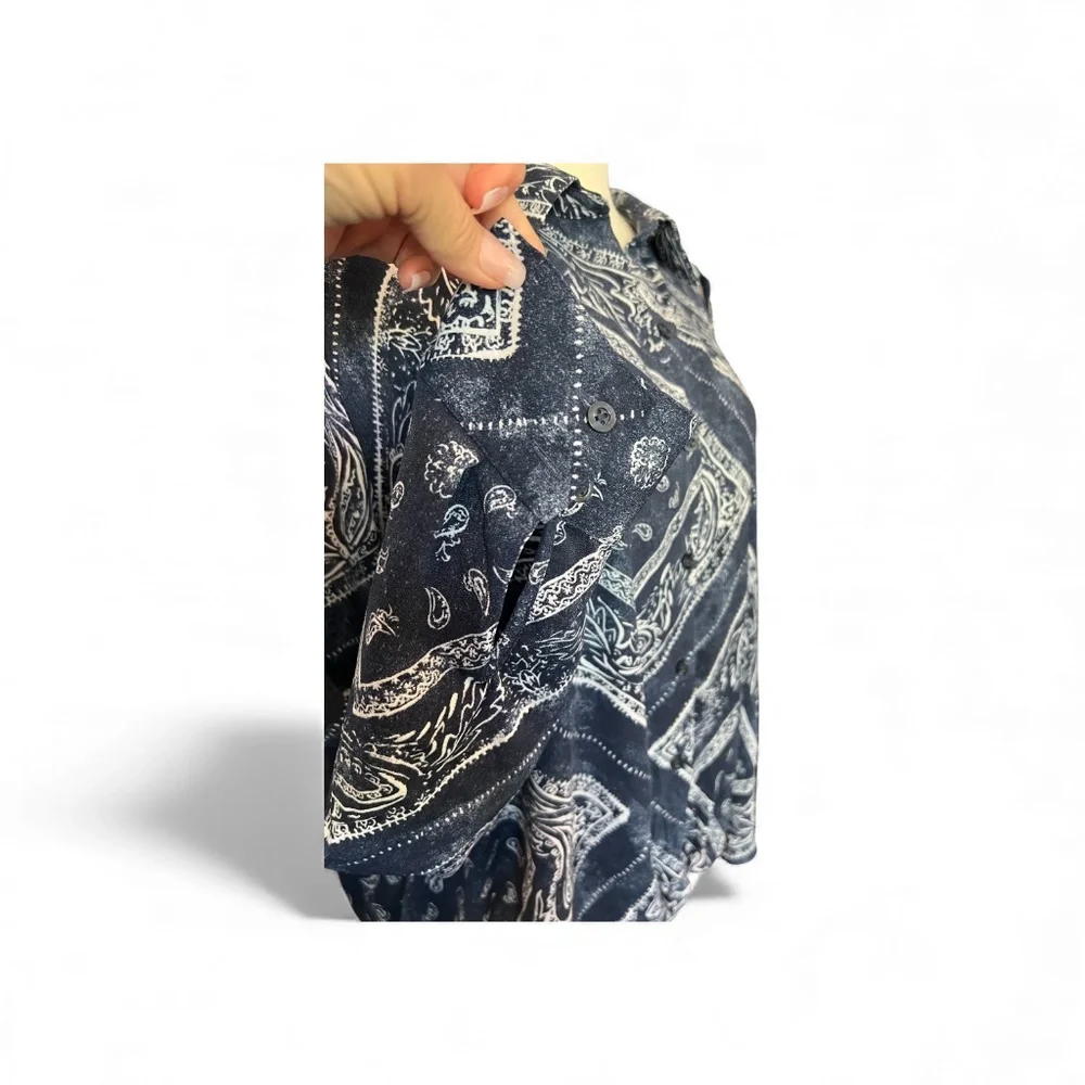 EUC Simply Vera Vera Wang Navy Bandana Roll-Tab Shirt – XL - Picture 6 of 11